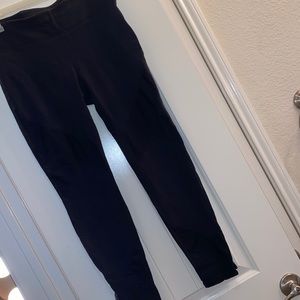 Black Leggings. Size Large.